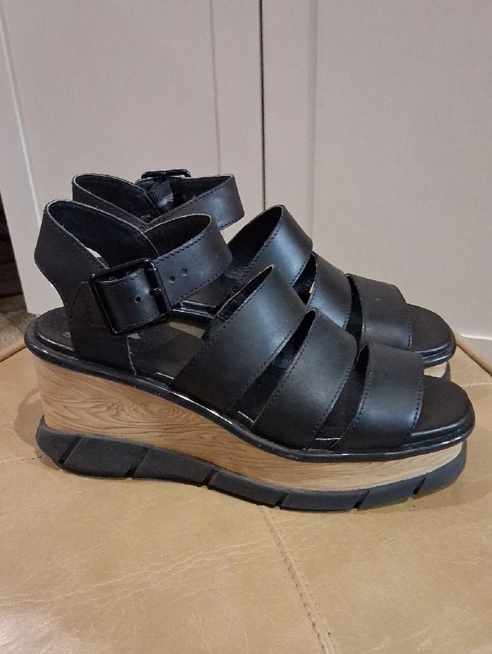 Sorel chunky platform